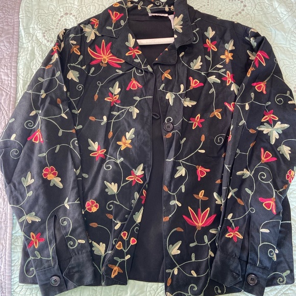 Embroidered top - Picture 2 of 3